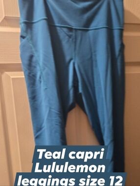 lululemon athletica Teal Capri Leggings